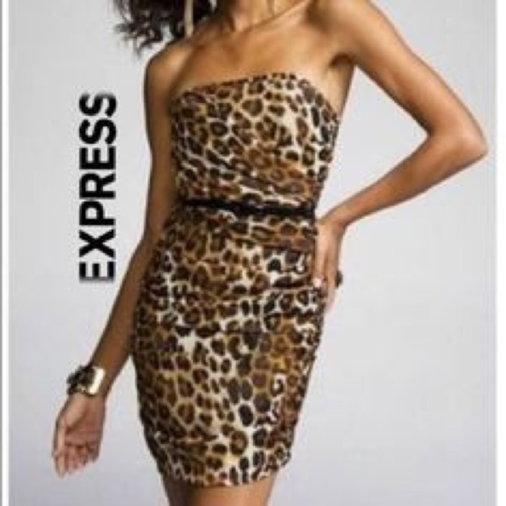 ♥️NWT  Express Leopard Print Mini Dress♥️